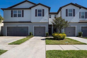 9136 Hillcroft Dr in Riverview, FL - Building Photo