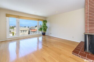 130 Granville Way in San Francisco, CA - Building Photo - Building Photo