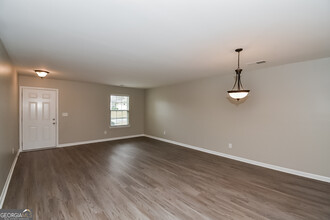 6532 Waterford St SW in Atlanta, GA - Foto de edificio - Building Photo