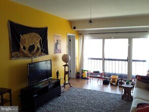 12732 Veirs Mill Rd in Rockville, MD - Building Photo - Building Photo