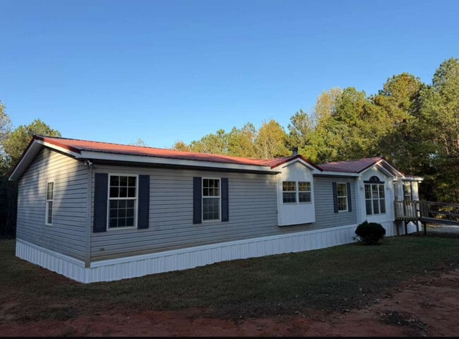 379 Brookside Dr in Abbeville, SC - Building Photo - Building Photo