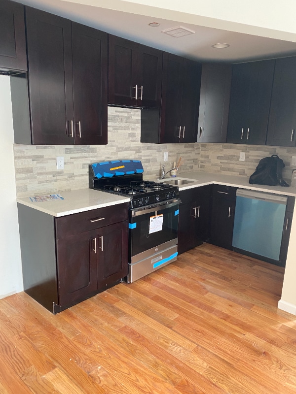 36-20 Parsons Blvd in Flushing, NY - Building Photo - Building Photo