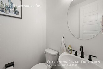 1562 N Lakeshore Dr in Mount Pleasant, SC - Building Photo - Building Photo