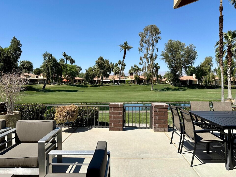 236 Castellana S in Palm Desert, CA - Building Photo