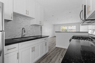 241 Bonito Ave in Long Beach, CA - Building Photo