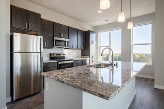 Grand Park in Madison, WI - Foto de edificio - Interior Photo