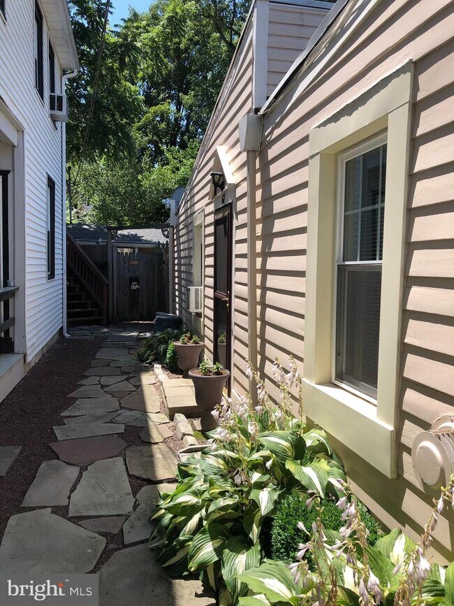 67 Swan St Rentals in Lambertville, NJ