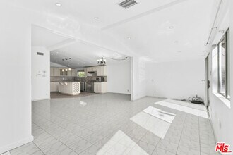 20500 Archwood St in Los Angeles, CA - Building Photo - Building Photo