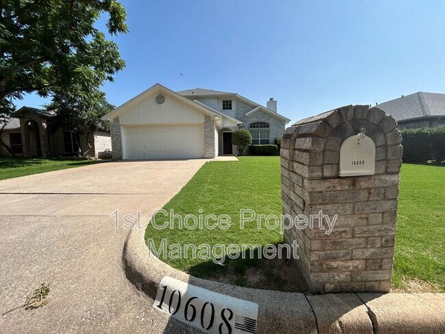 10608 Bing Dr in Fort Worth, TX - Building Photo - Building Photo