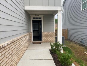 6055 Hoot Owl Ln in Flowery Branch, GA - Building Photo - Building Photo