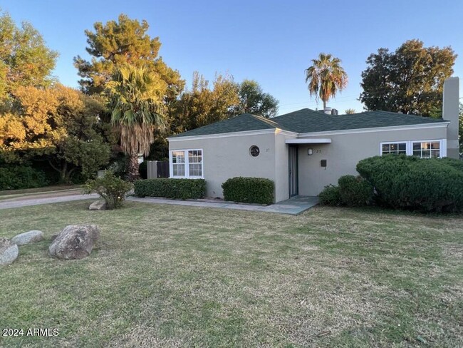 27 W Georgia Ave in Phoenix, AZ - Foto de edificio - Building Photo