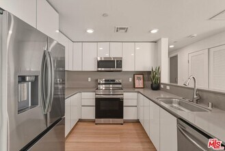 1759 N Gower St in Los Angeles, CA - Building Photo - Building Photo