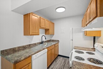 Grove at Hickman in Des Moines, IA - Foto de edificio - Building Photo
