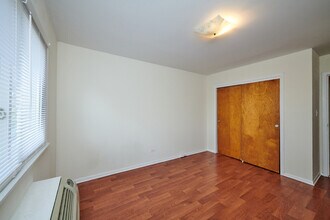 2411 W Fargo Ave in Chicago, IL - Building Photo - Building Photo