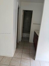 7031 Environ Blvd in Lauderhill, FL - Foto de edificio - Building Photo