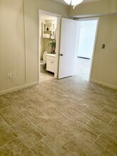 1127 King Arthur Ct, Unit King Arthur’s Court in Dunedin, FL - Foto de edificio - Building Photo