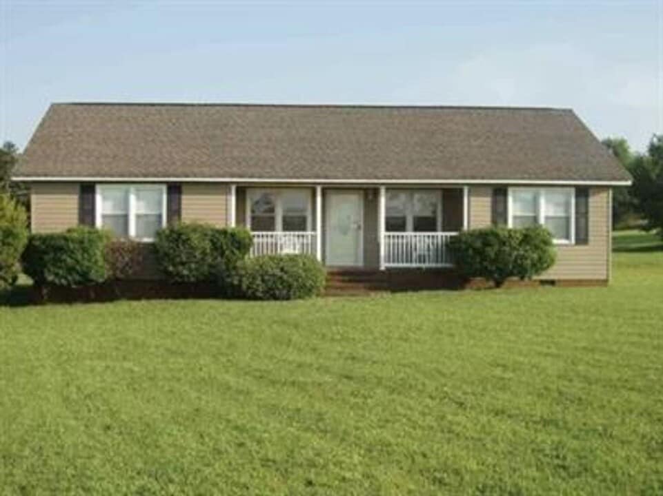 168 State Rd S-42-2289 in Greer, SC - Building Photo