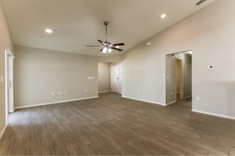 6490 Polly Ln in Lakeland, FL - Building Photo - Building Photo