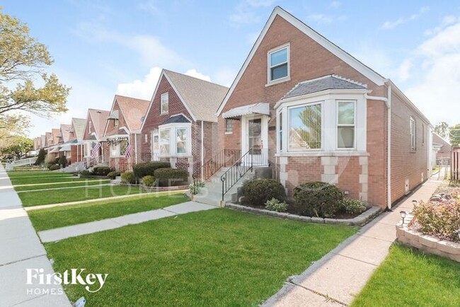 6531 S Kostner Ave in Chicago, IL - Building Photo - Building Photo