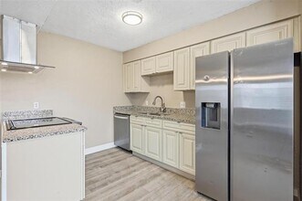 7517 Clover Ln in Watauga, TX - Building Photo - Building Photo