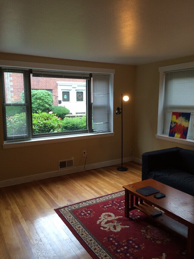 178 Church St in Waltham, MA - Building Photo - Building Photo