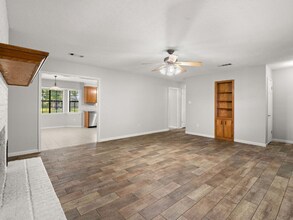 249 Calhoun Dairy Dr in Leesville, LA - Foto de edificio - Building Photo