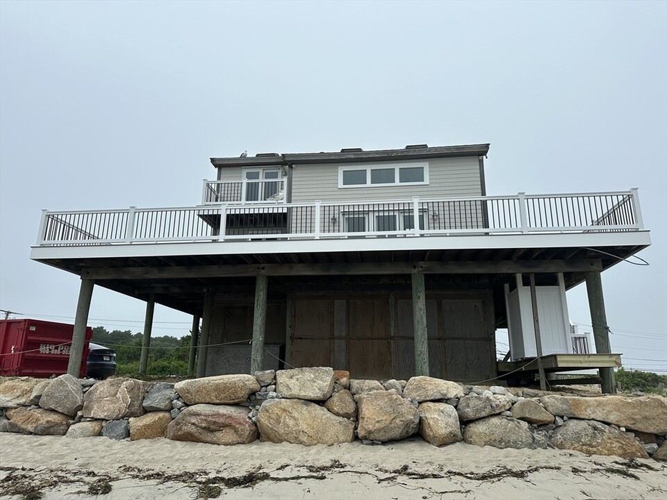 0 E Beach Rd in Westport, MA - Foto de edificio