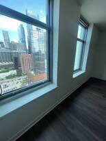 579 W Kinzie St in Chicago, IL - Building Photo