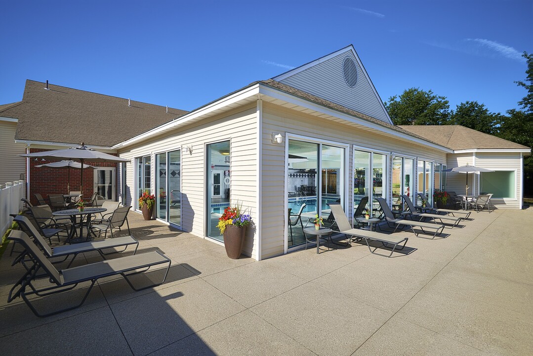 Hampshire Green Apartments in Bedford, NH - Foto de edificio