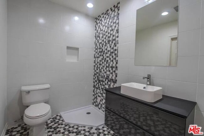 7701 Norton Ave in West Hollywood, CA - Building Photo - Building Photo