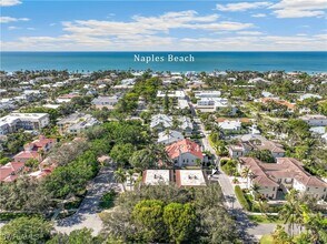 282 4th St S in Naples, FL - Building Photo - Building Photo