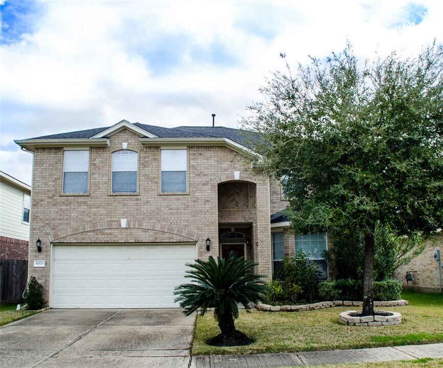 16323 Yabbie Dr in Sugar Land, TX - Building Photo