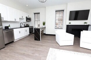 930 N Calvert St in Baltimore, MD - Building Photo