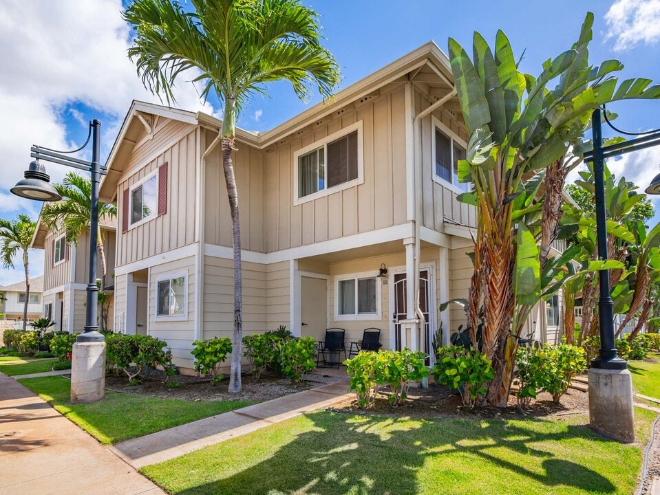 1020 Kakala St in Kapolei, HI - Building Photo