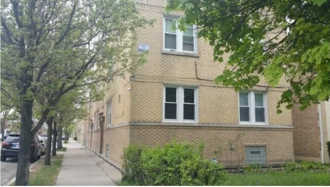 3318 N Laramie Ave in Chicago, IL - Building Photo - Building Photo