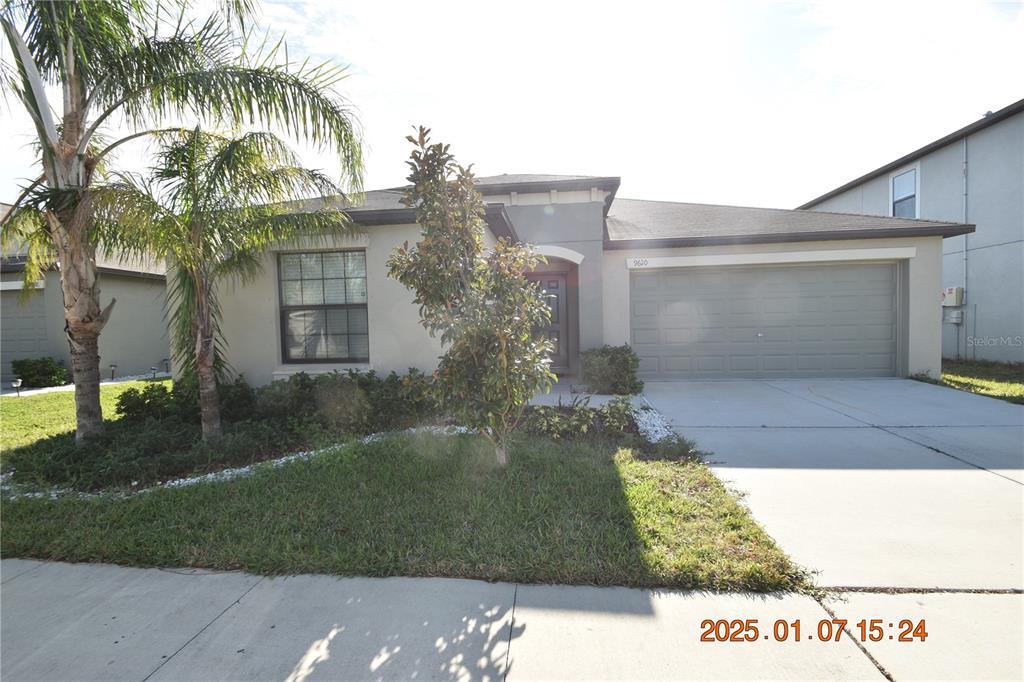 9610 Sage Creek Dr in Sun City Center, FL - Building Photo