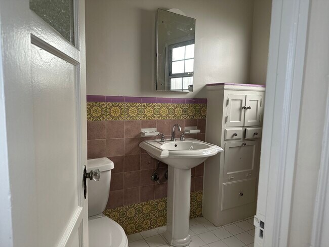 1071 S Orange Grove Ave in Los Angeles, CA - Building Photo - Building Photo
