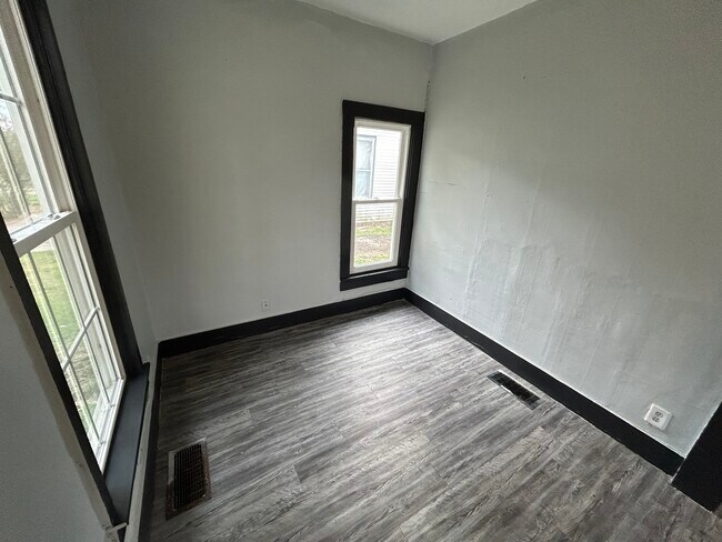 841 E Young Ave in Hoopeston, IL - Building Photo - Building Photo