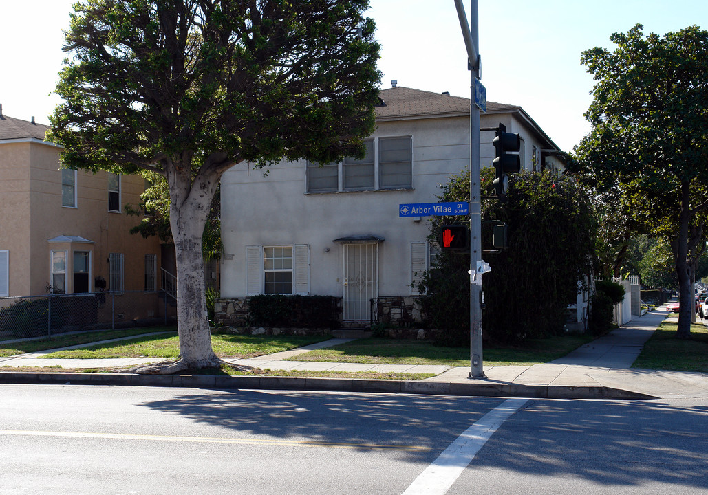 500 E Arbor Vitae St in Inglewood, CA - Building Photo