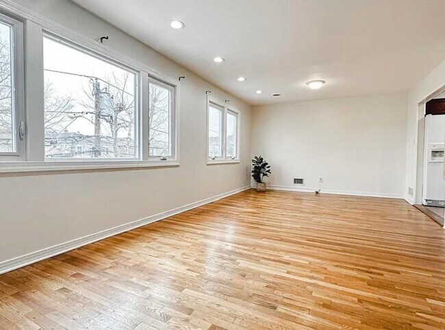 14 Centre Ln in Bayonne, NJ - Building Photo - Building Photo