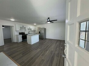 4711 10th Ave S in St. Petersburg, FL - Building Photo - Building Photo