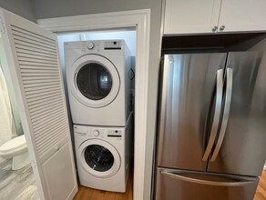 33 Hancock St, Unit 1 in Somerville, MA - Building Photo - Building Photo