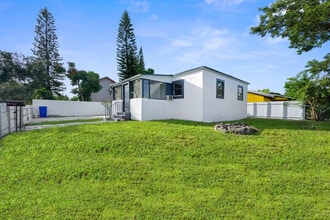 1797 St in North Miami Beach, FL - Building Photo - Building Photo