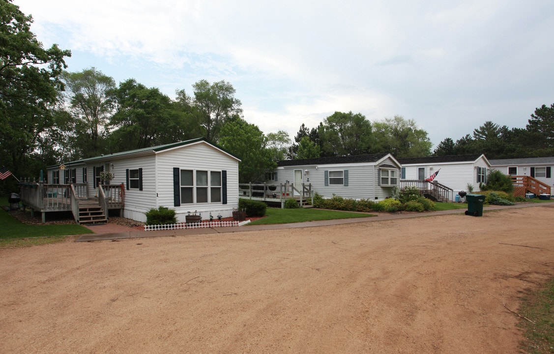 601 Sommer's St N in Hudson, WI - Building Photo