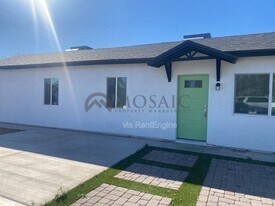 257 E Oakland St in Chandler, AZ - Building Photo