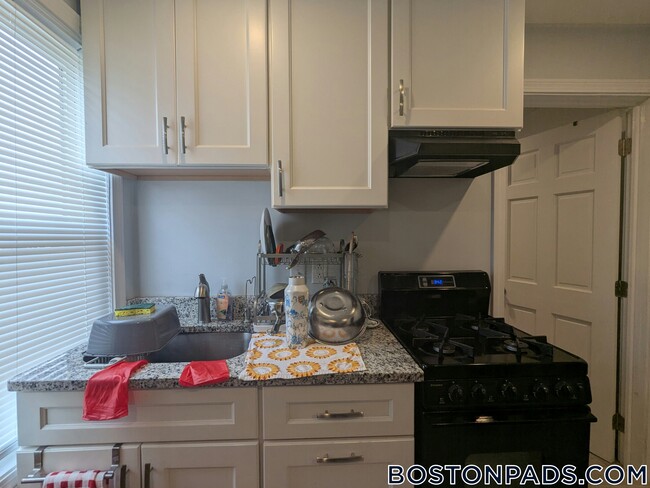 21 Whitman St in Malden, MA - Foto de edificio - Building Photo