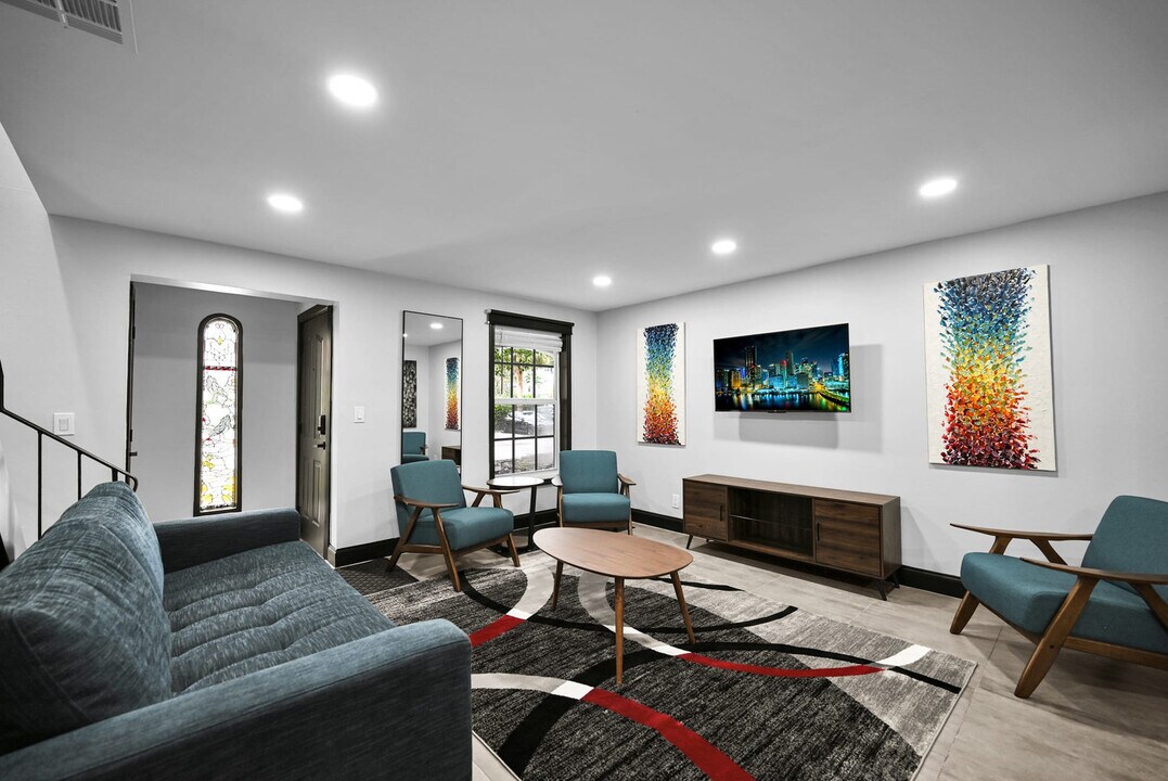 621 NE 28th St in Wilton Manors, FL - Building Photo