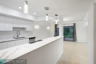 2305 St Andrews Rd in Hollywood, FL - Building Photo - Building Photo