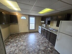 148 1/2 N Watertown St in Johnson Creek, WI - Foto de edificio - Building Photo