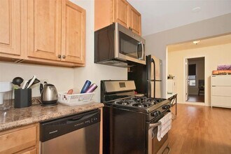 363 5th St in Jersey City, NJ - Building Photo - Building Photo